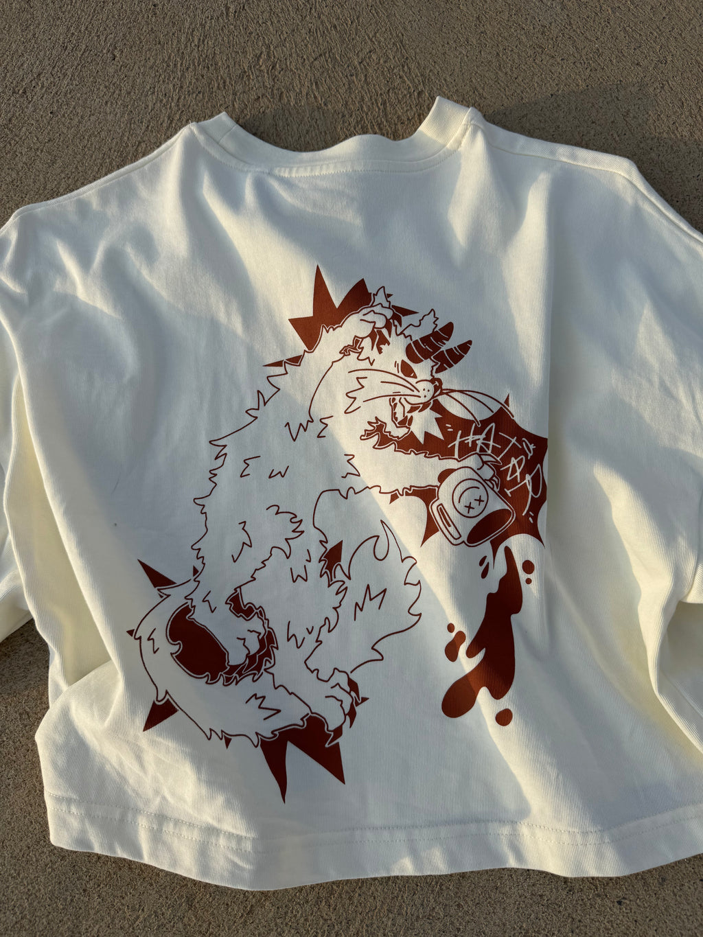 HATAR CAT KNOCKING OFF CROP TEE